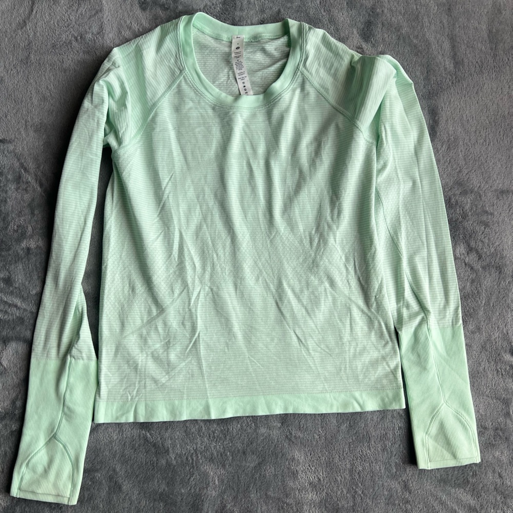 Lululemon swiftly top